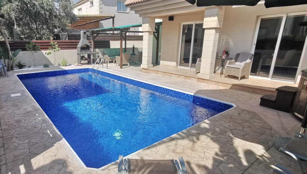 Great Villa Maria Paralimni Exteriör bild