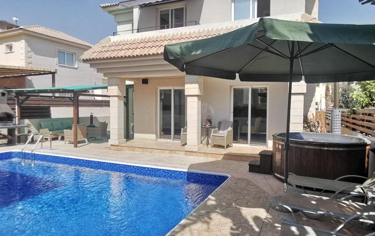 Great Villa Maria Paralimni Exteriör bild