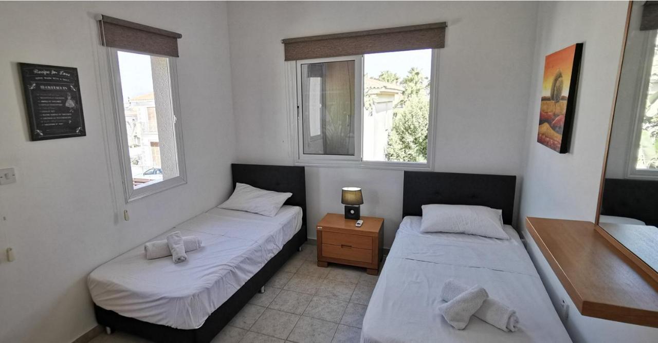 Great Villa Maria Paralimni Exteriör bild