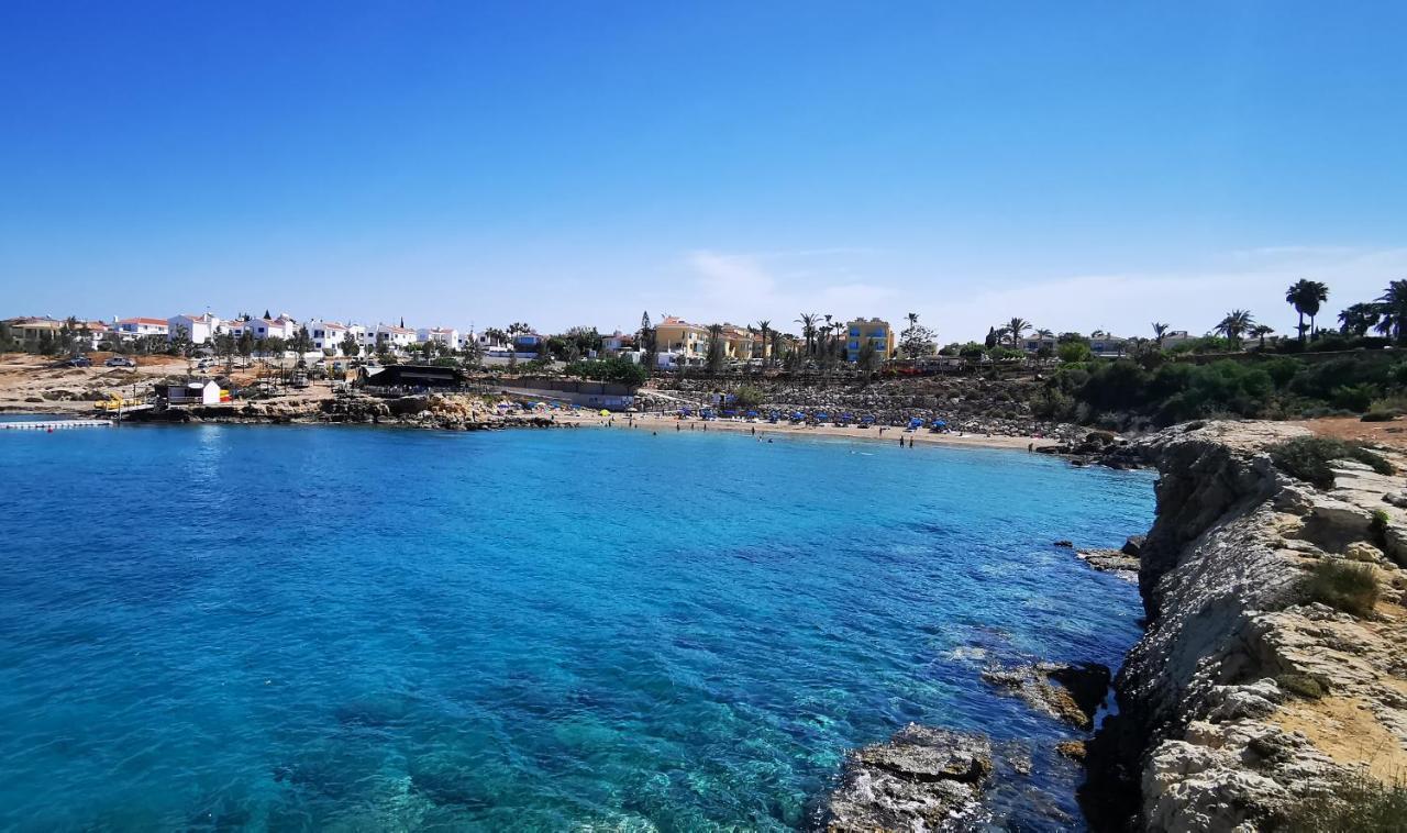Great Villa Maria Paralimni Exteriör bild